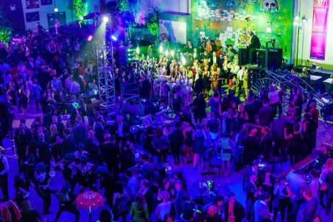 A view from Redmoon's recent Spectacle Lunatique event.
